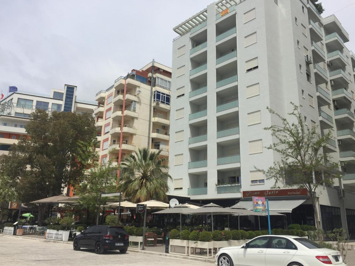 Sea View Apartment Onorato 1 Vlorë Екстериор снимка