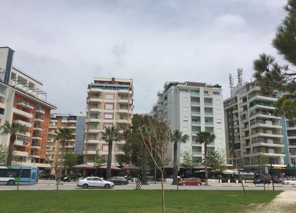 Sea View Apartment Onorato 1 Vlorë Екстериор снимка