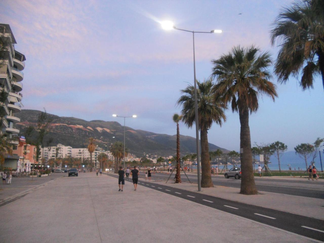 Sea View Apartment Onorato 1 Vlorë Екстериор снимка